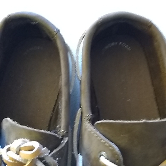 Sperry boat shoes. - Picture 7 of 8